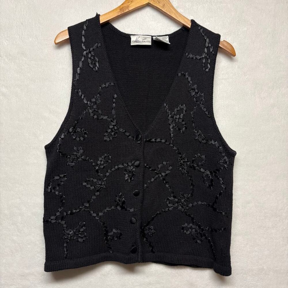 Vintage-Inspired Black Embroidered Knit Vest